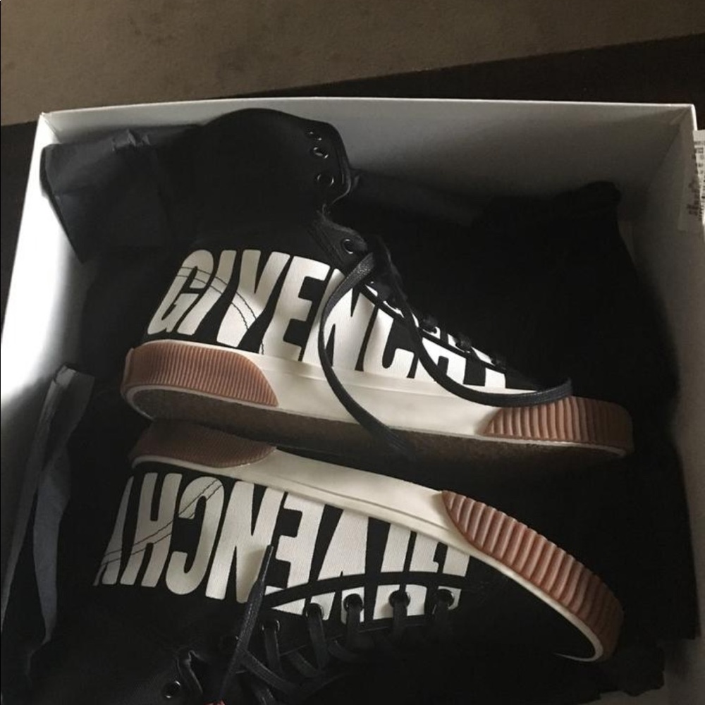 Givenchy sneakers great condition